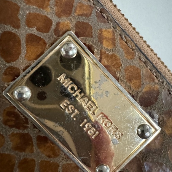 Micheal Kors snakeskin wallet - Picture 3 of 7